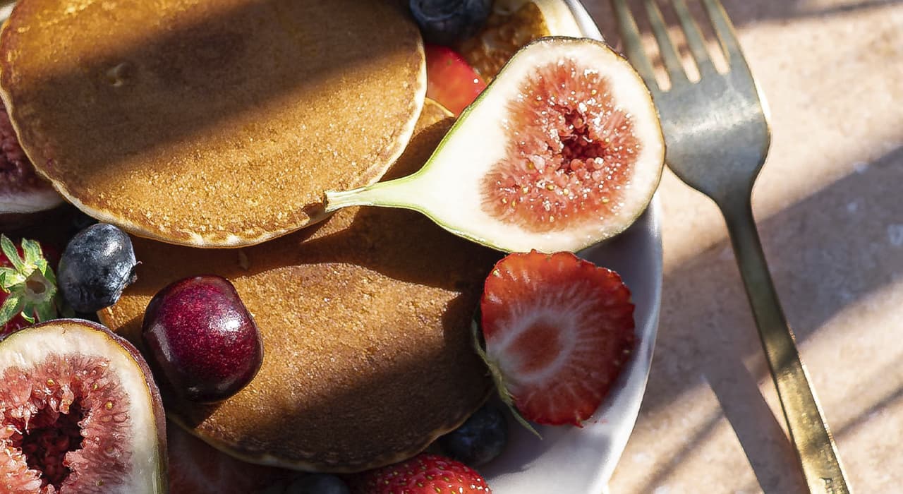 Strawberry and fig pancakes