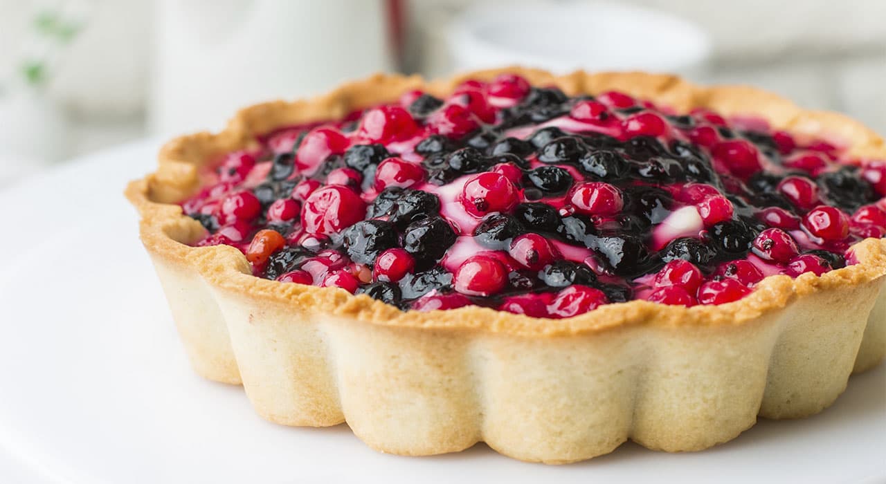 Shape-shifter pie with apples and lingonberries